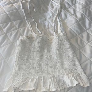 Selling a cream cropped BillaBong top!!